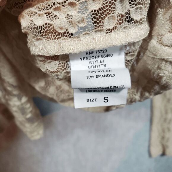 BKE Tops Womens Small Beige Blouse Nylon Blend Textured Lace Layering Scoop Neck - Picture 2 of 9